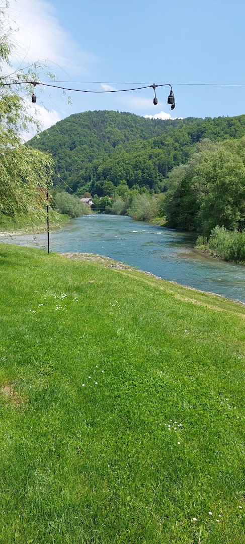 Črnivec Pass