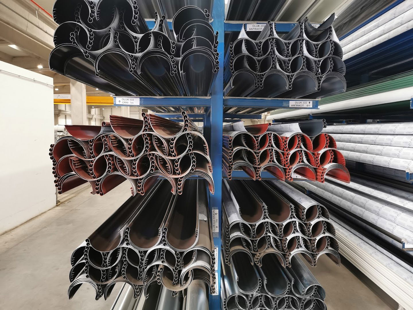 Apeks d.o.o. Trgovina krovne opreme i metalne galanterije