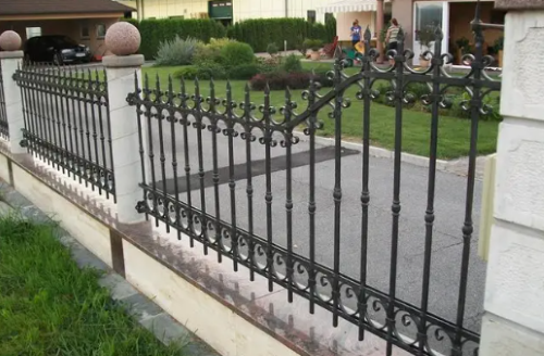 KOVANO GVOZĐE BATAJNICA BEOGRAD-RADOVIĆ