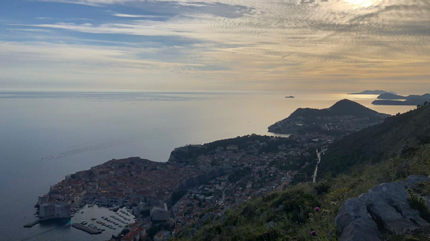 Taxi and private transfer service - AATravel