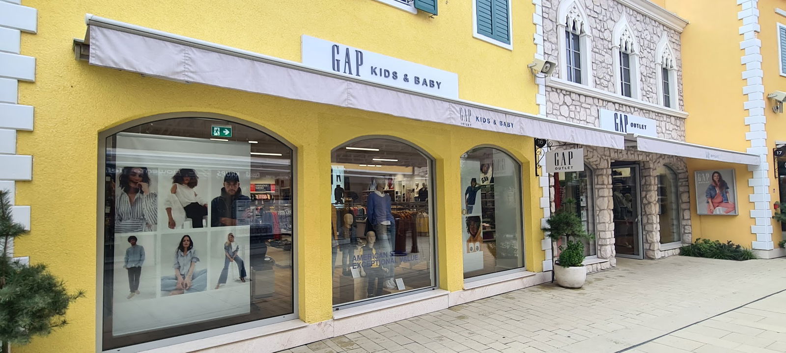 Gap Outlet