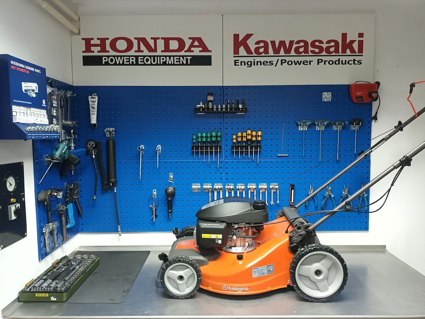 Servis STIHL kosilica, HONDA servis kosilica, Husqvarna servis, servis KAWASAKI trimera