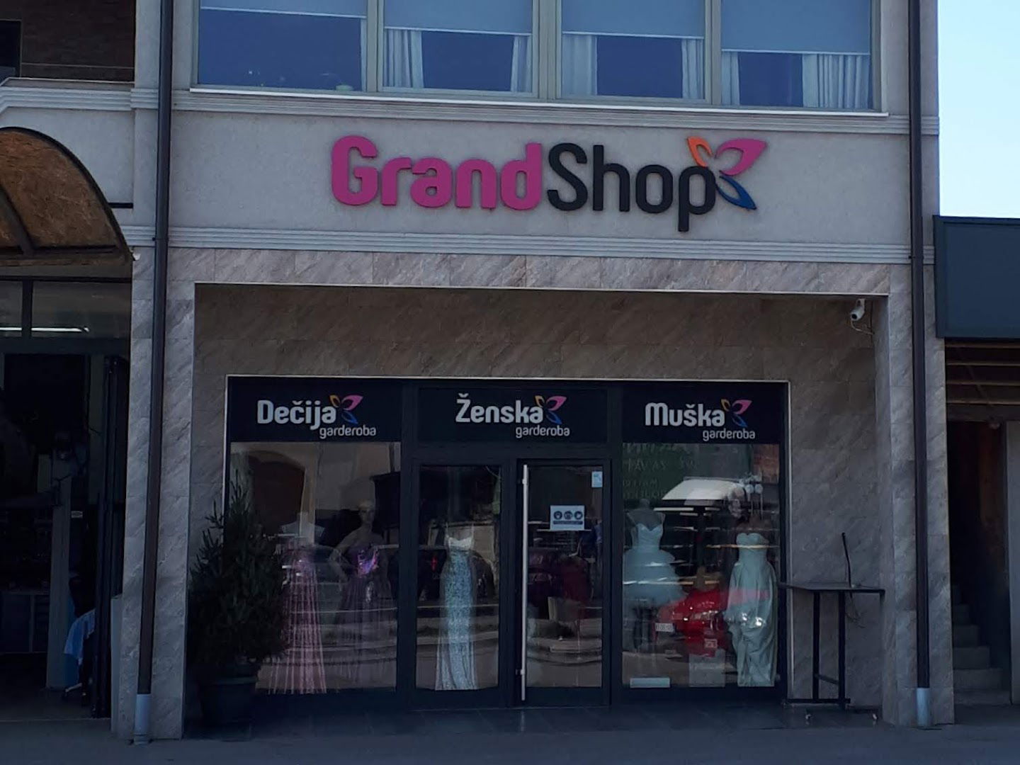 Svečane i maturske haljine GRAND