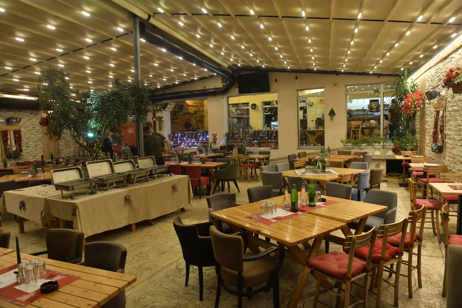 Ružo Rumena Restoran