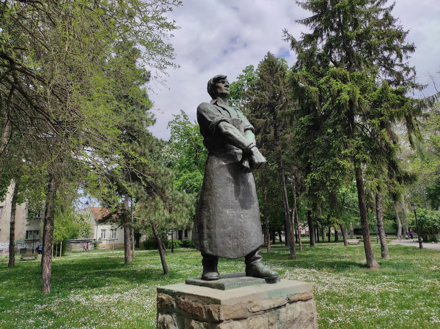 Споменик кожарском раднику