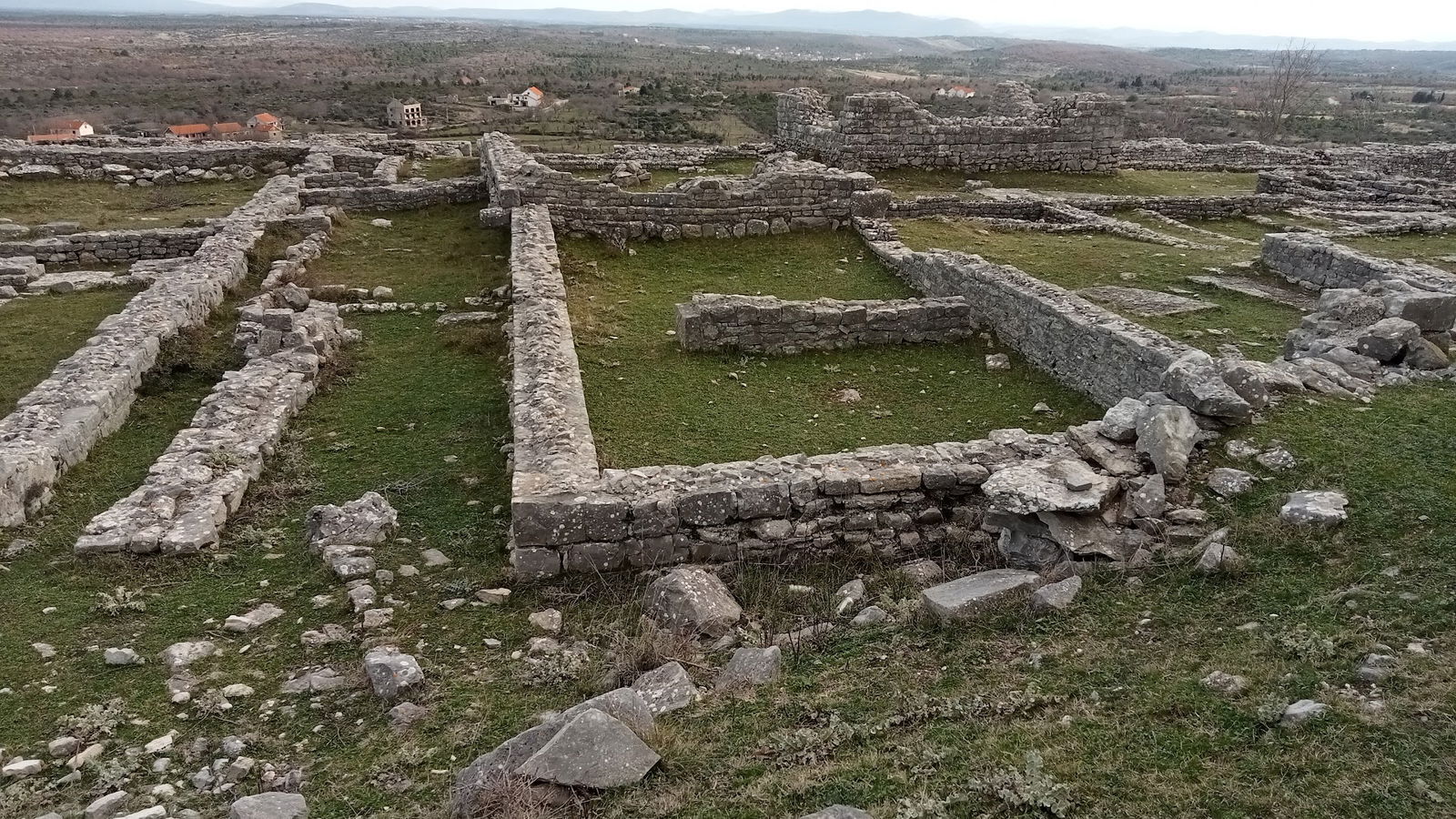 Ostatci dvora Bana Pavla Šubića Bribirskog