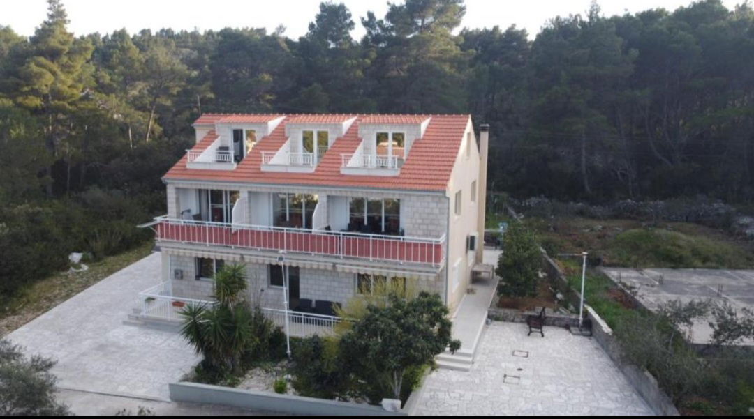 Villa Oasis, Lumbarda