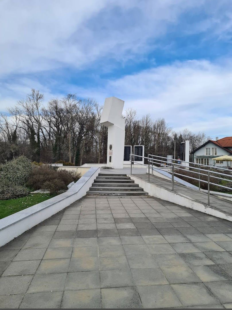 Spomenik pukovniku Predragu Matanoviću i braniteljima Petrinjskog kraja