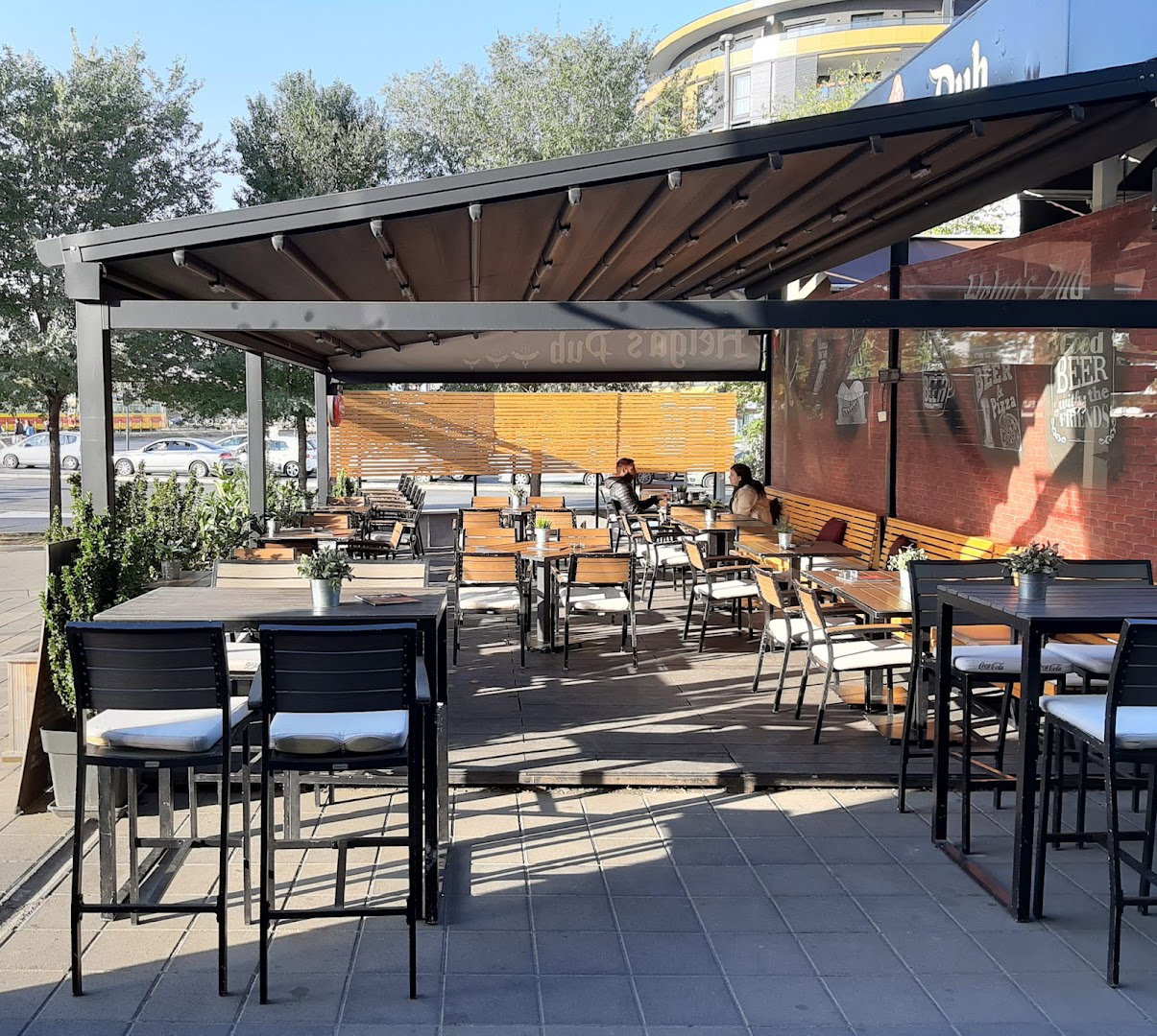 Helga's Pub Mesi Mesi