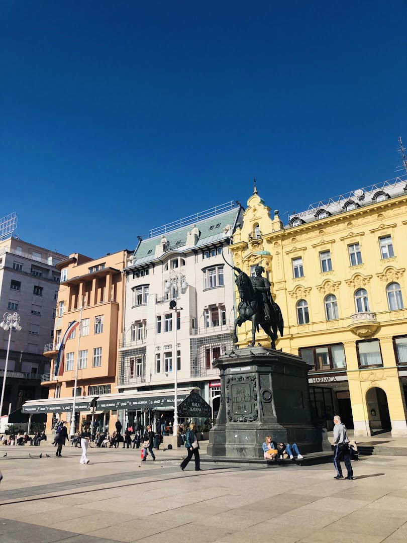 Trg bana J. Jelačića