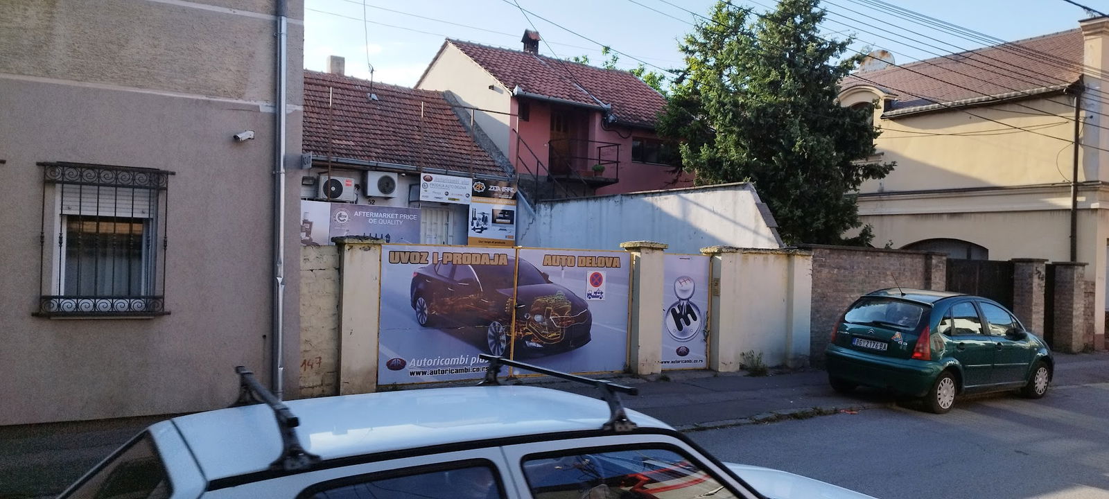 Autoricambi Plus autodelovi i servis