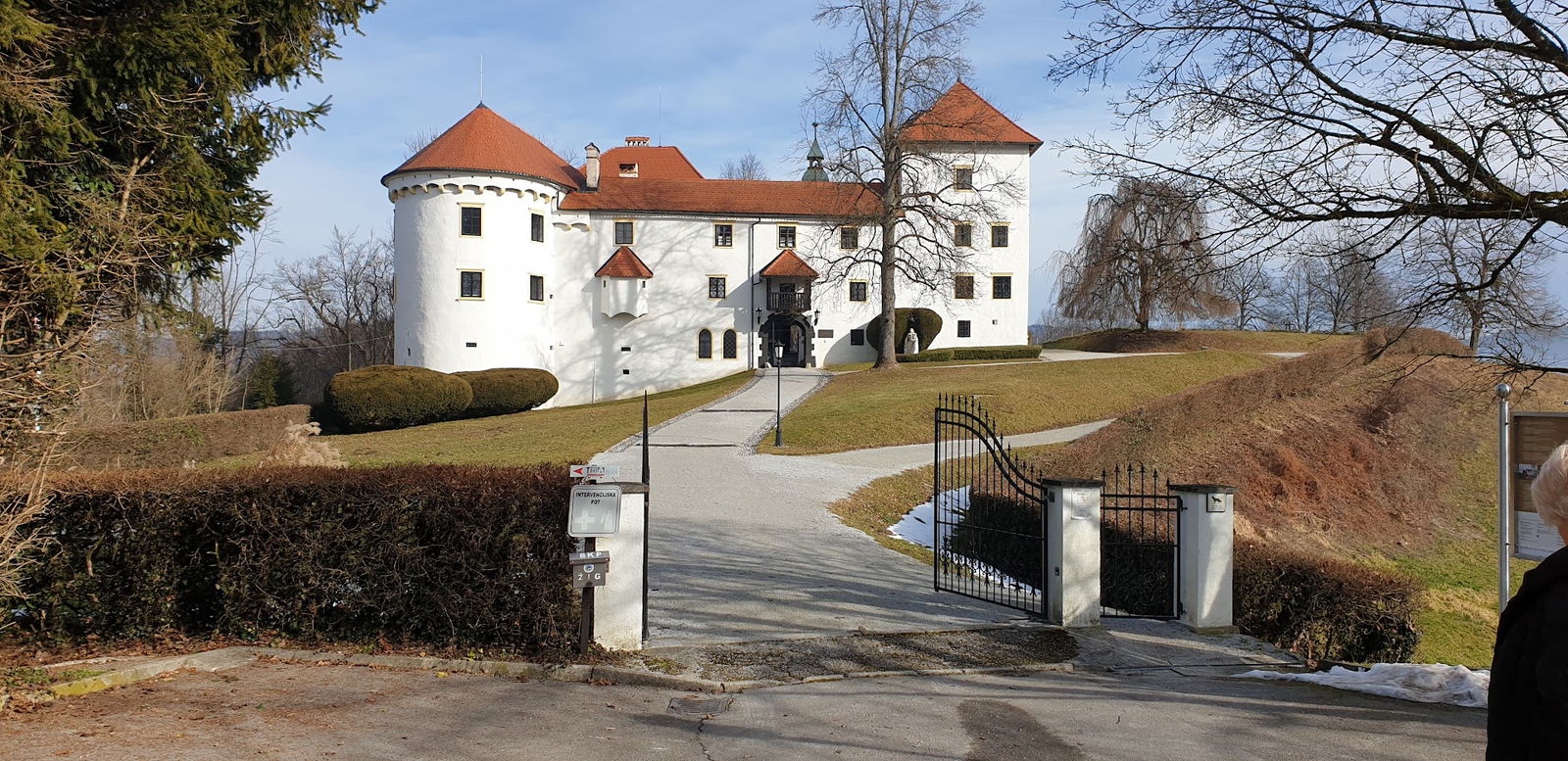 Parkirišče (Bogenšperk)