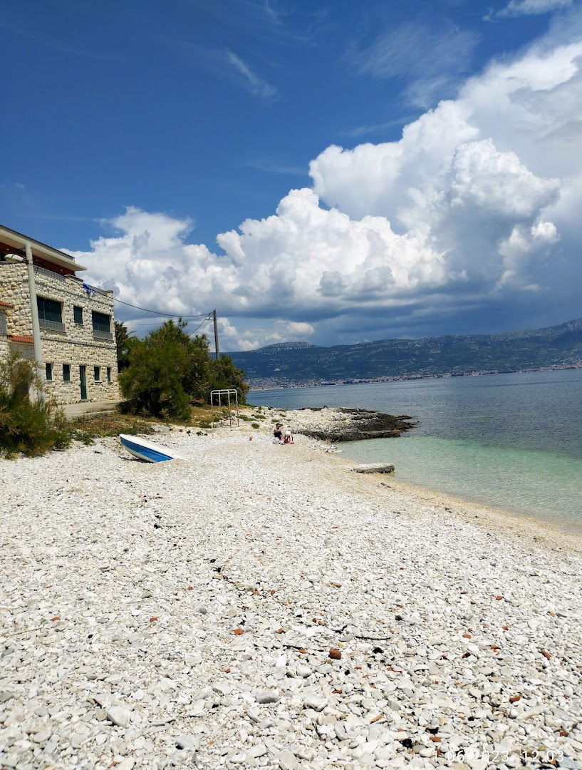 Slatine Beach