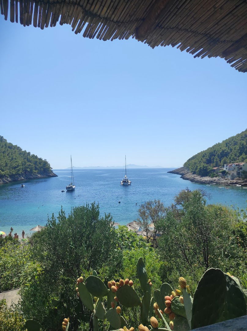 Ležaljke i Suncobrani