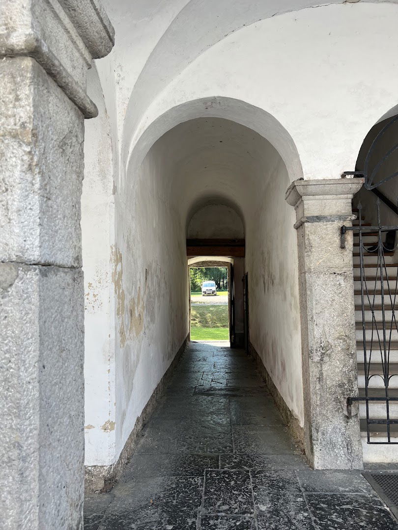 Vrt in park ob samostanu Bistra