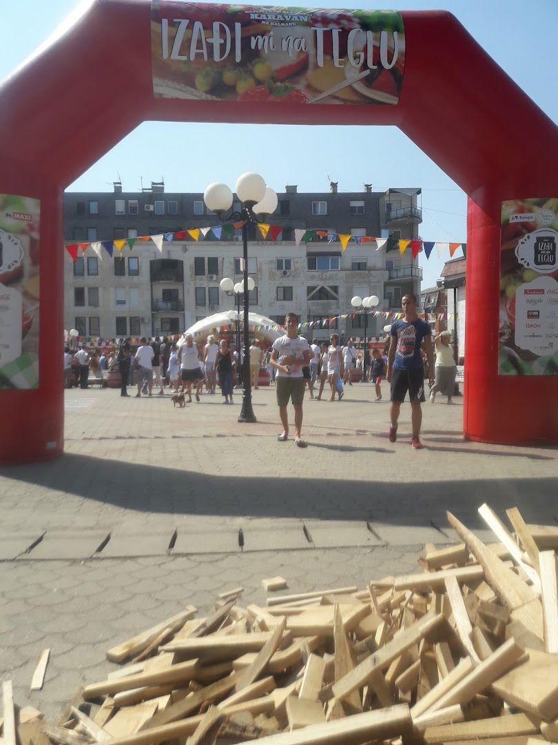 Зелена пијаца Стара Пазова