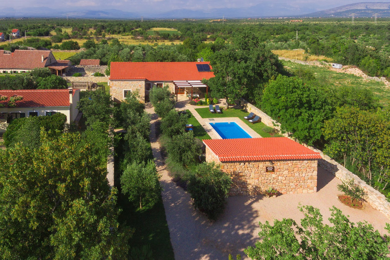 RURAL HOUSE KOD SLAPA