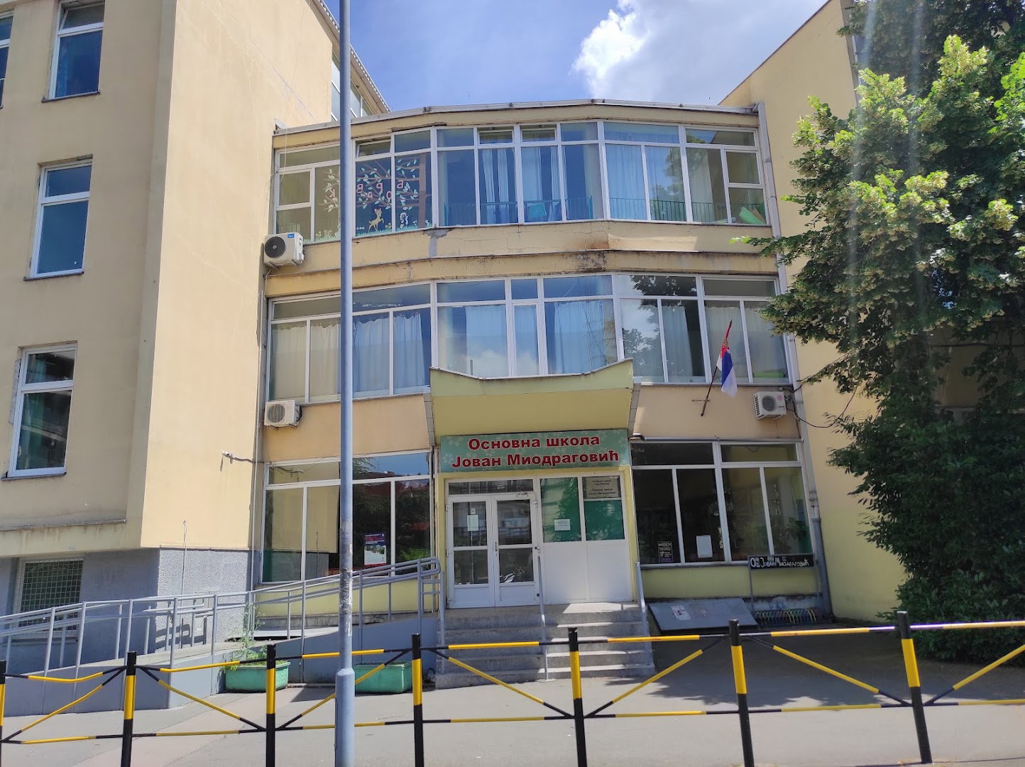 Primary School Jovan Miodragović