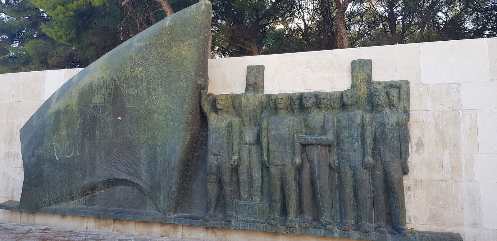 Spomen-park Šubićevac i spomenik Radi Končaru i streljanim drugovima