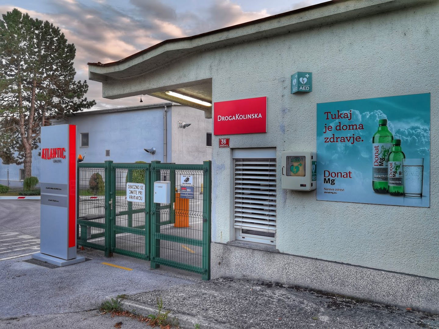 Avtomatski defibrilator (AED)