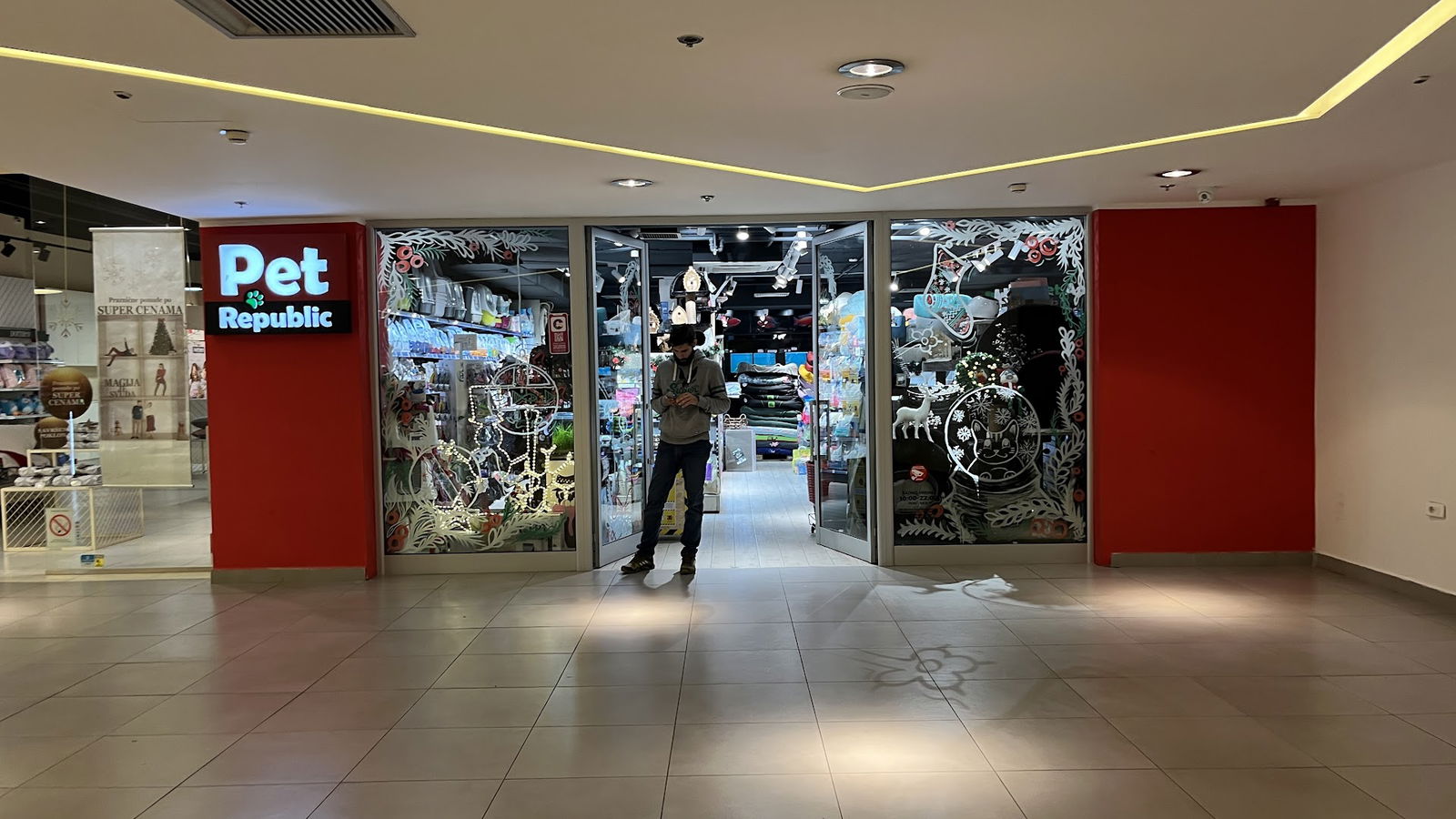 Pet Republic, Ušće Shopping Center