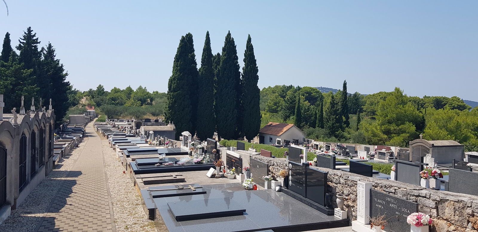 Prvić Luka cemetery