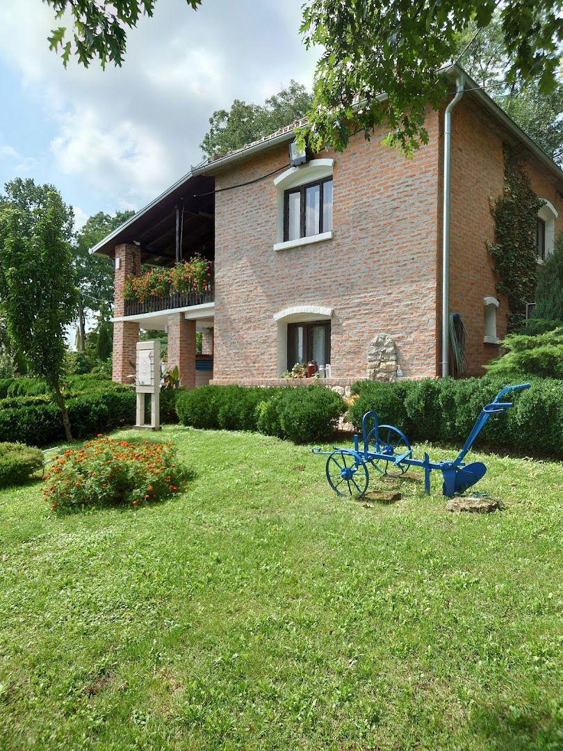 „Zornića Konaci i Kamp“