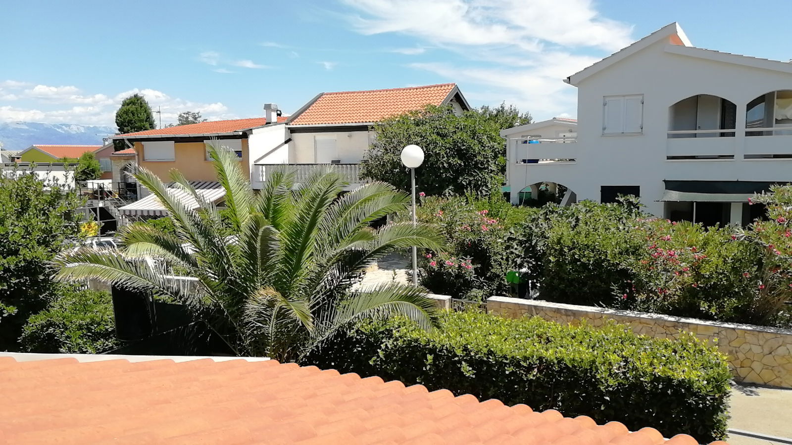 HappyPineapple Apartments Vir