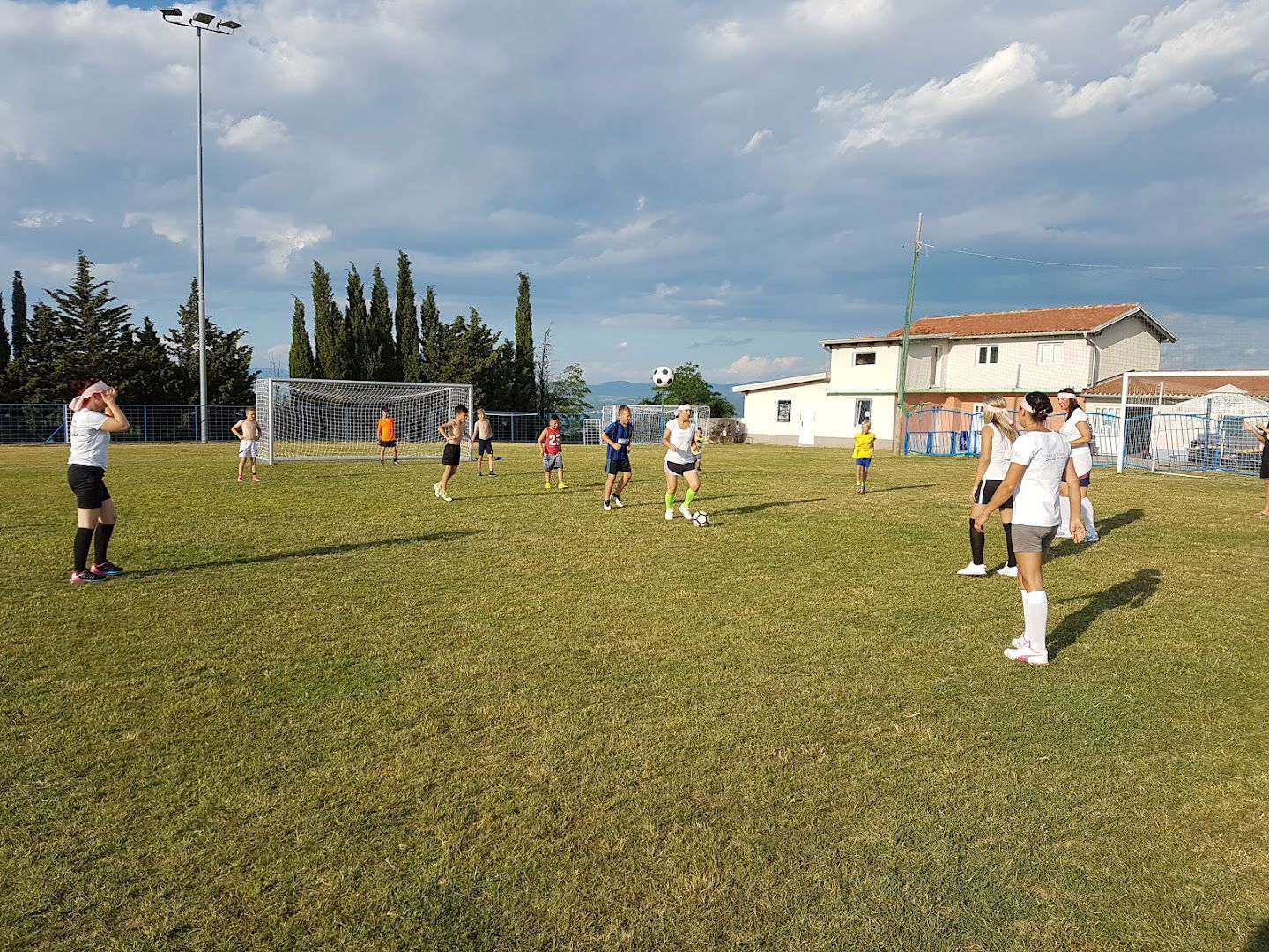 Nogometno igrišče Gažon