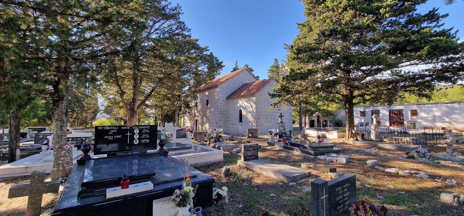 Opor-Botići cemetery