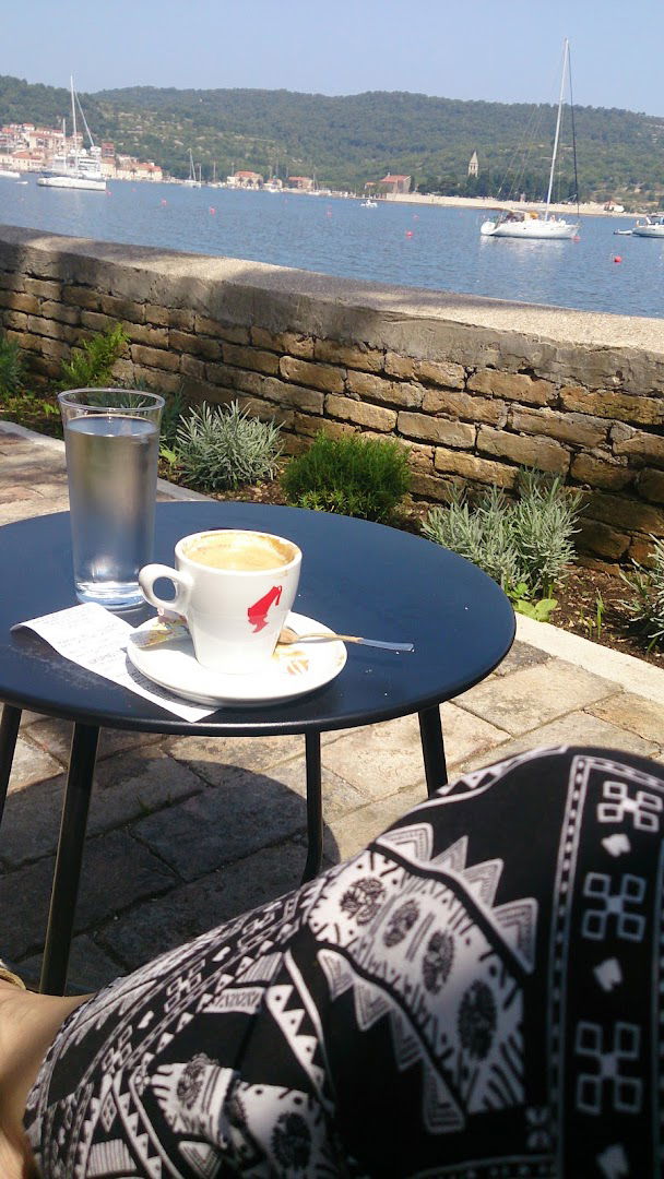 Gradska knjižnica I čitaonica Vis