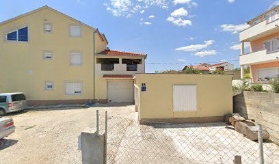 Apartments by the sea Kastel Stafilic