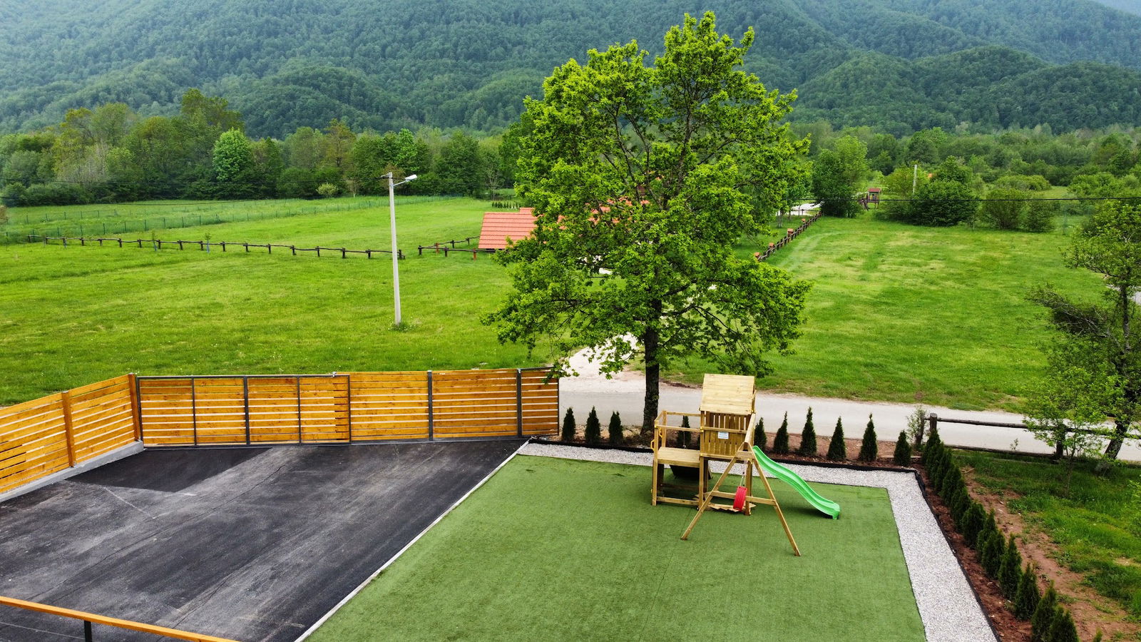 Oak house, Rizvanuša