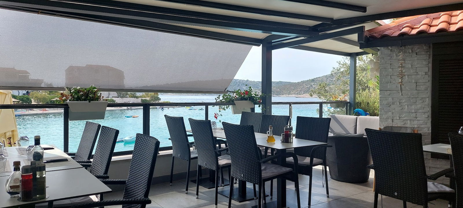 Restaurant & Caffe bar 2L