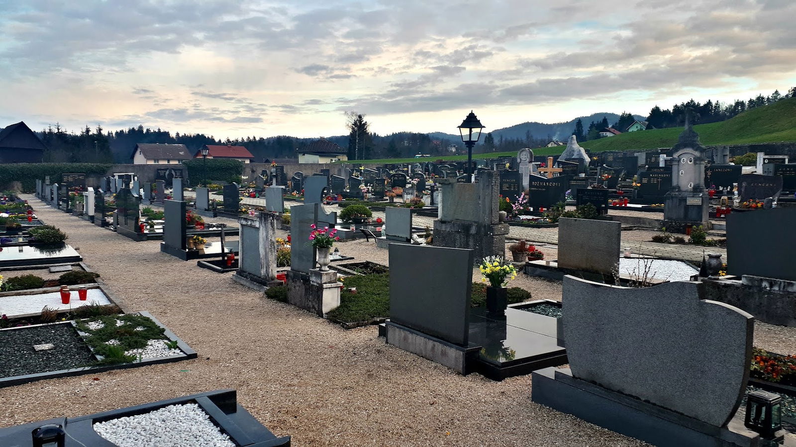 Pokopališče Gornji Logatec