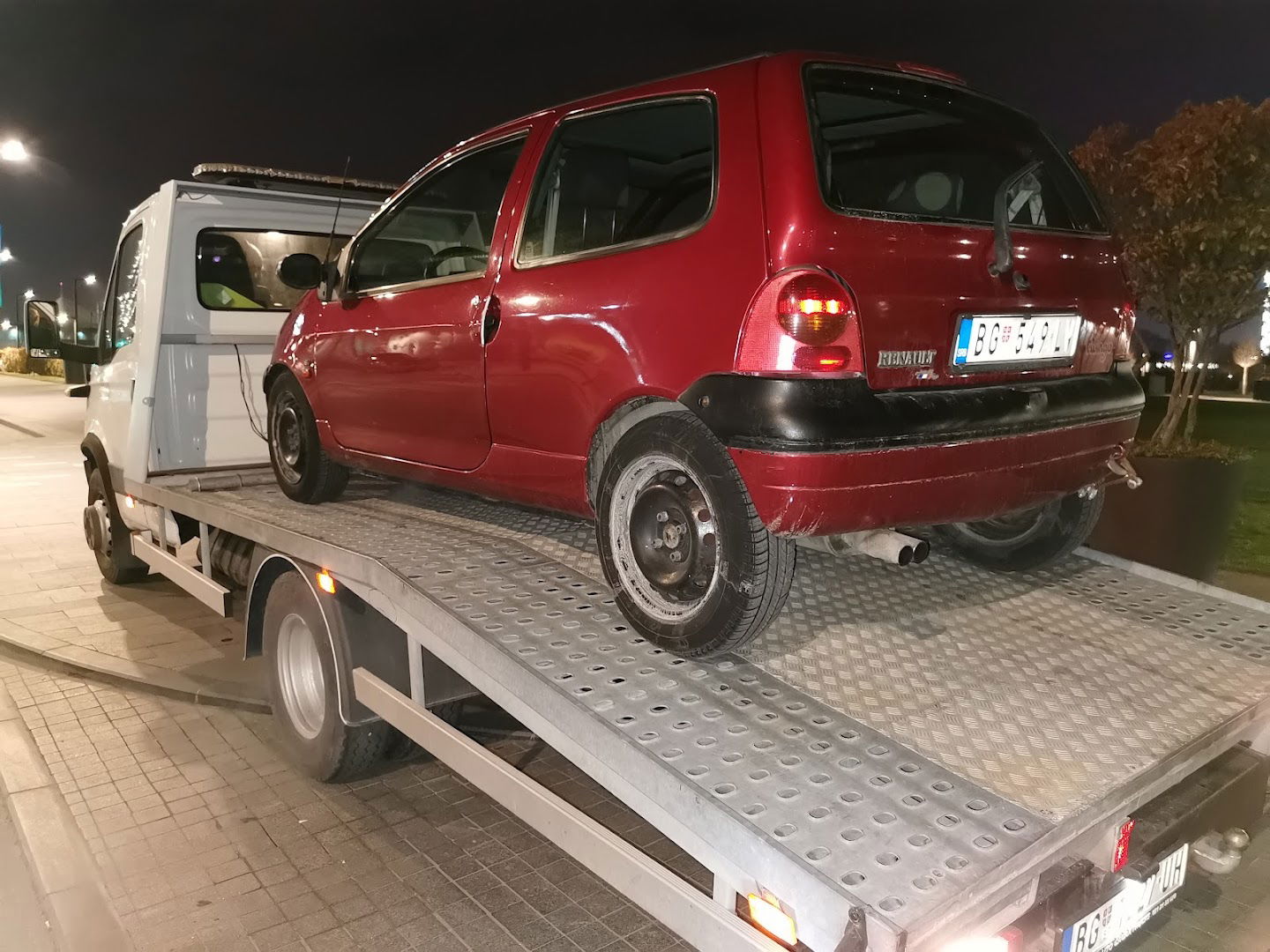 Auto servis i slep Ripanj Tomy