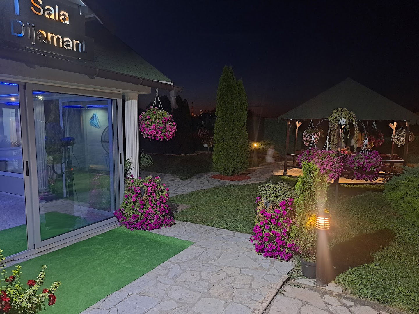 Свечана сала „Дијамант"