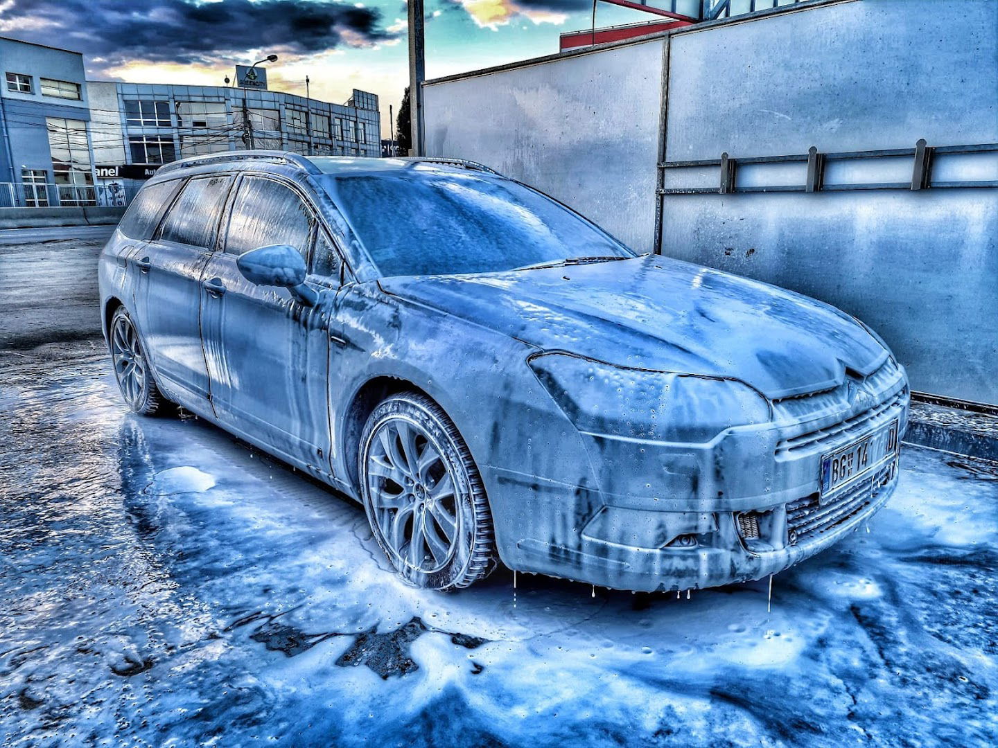 SAMOUSLUZNA AUTOPERIONICA CAR WASH