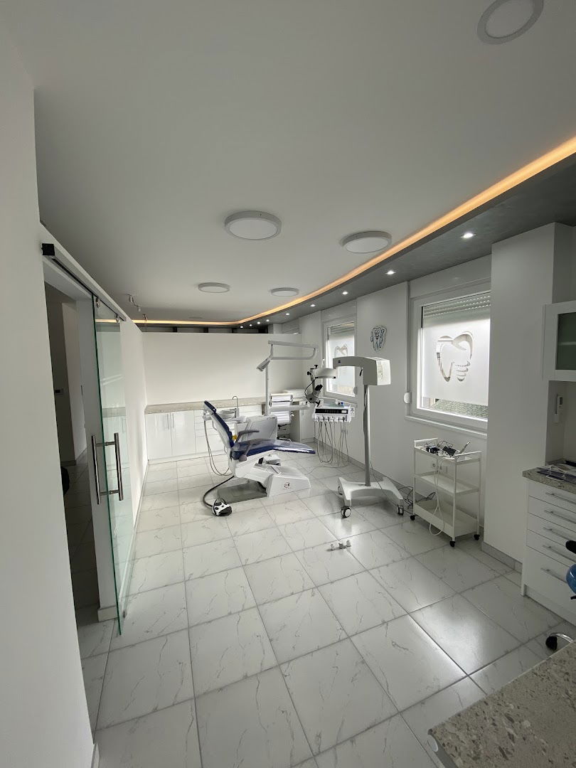 Stomatoloska ordinacija Kresoja Dent 22
