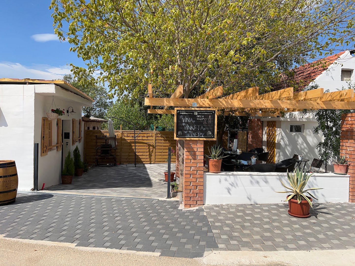 Boutique winery VINA VINKETA 🍷