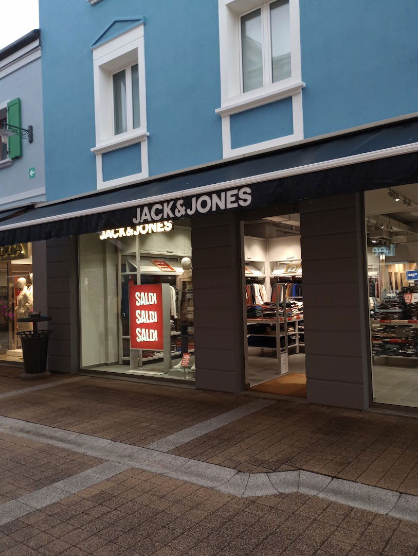 JACK & JONES