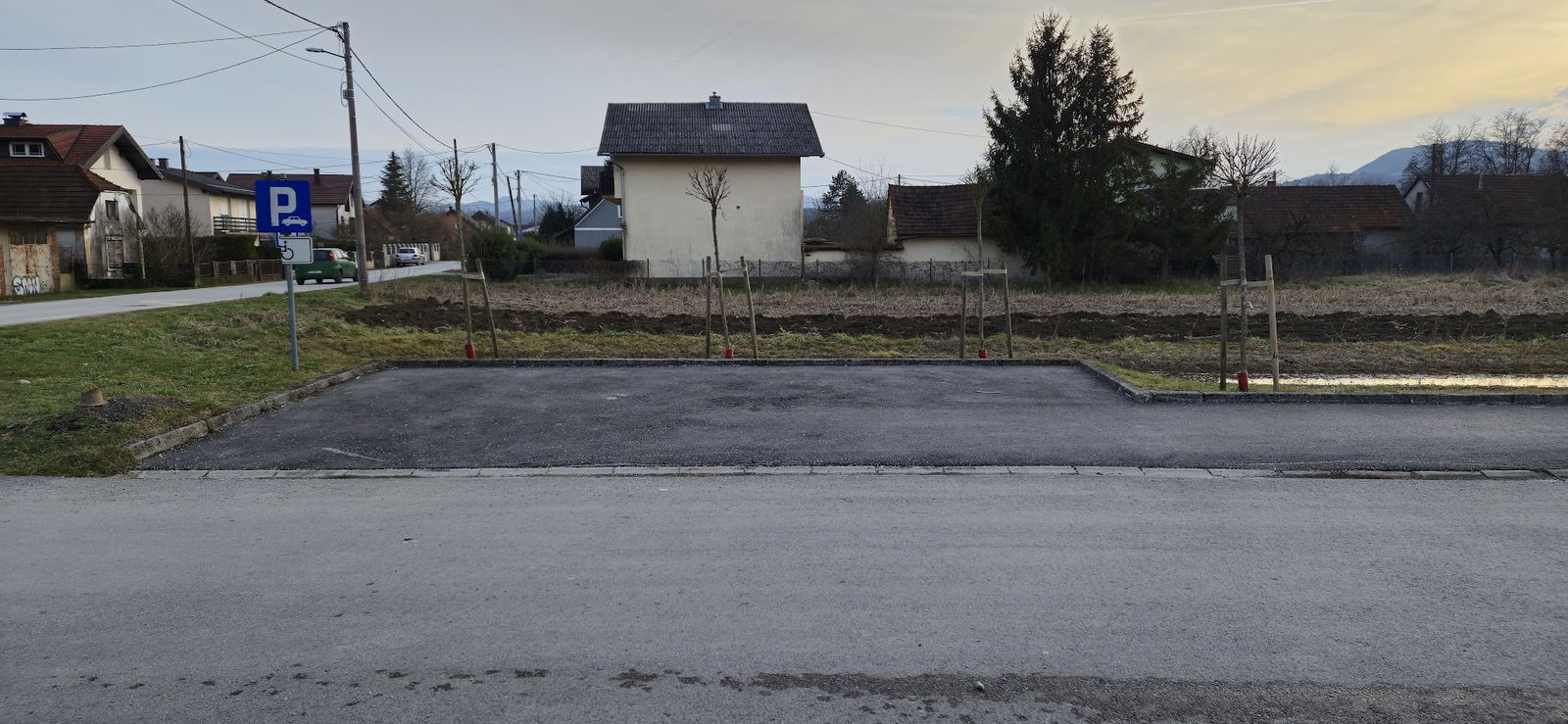 Javni parking/Public parking