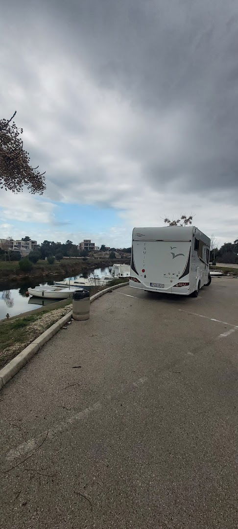 Plaža Pliša Parking