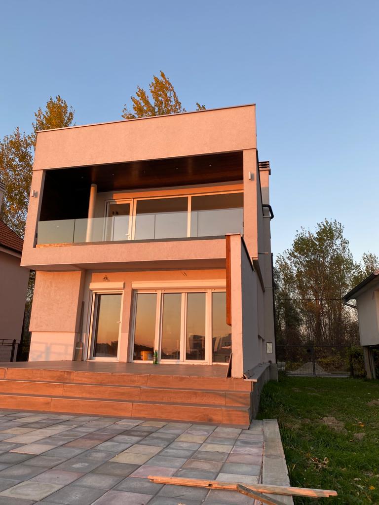 SMILJANIC RIVER HOUSE