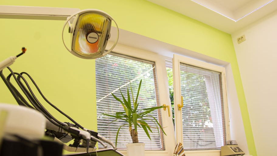 Stomatološka ordinacija dr Emilija Majstorović Šćekić