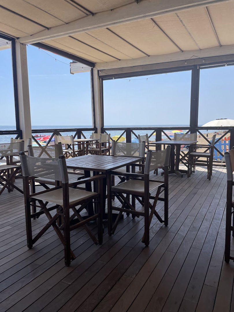 Beach Bar Camping Punta Spin.