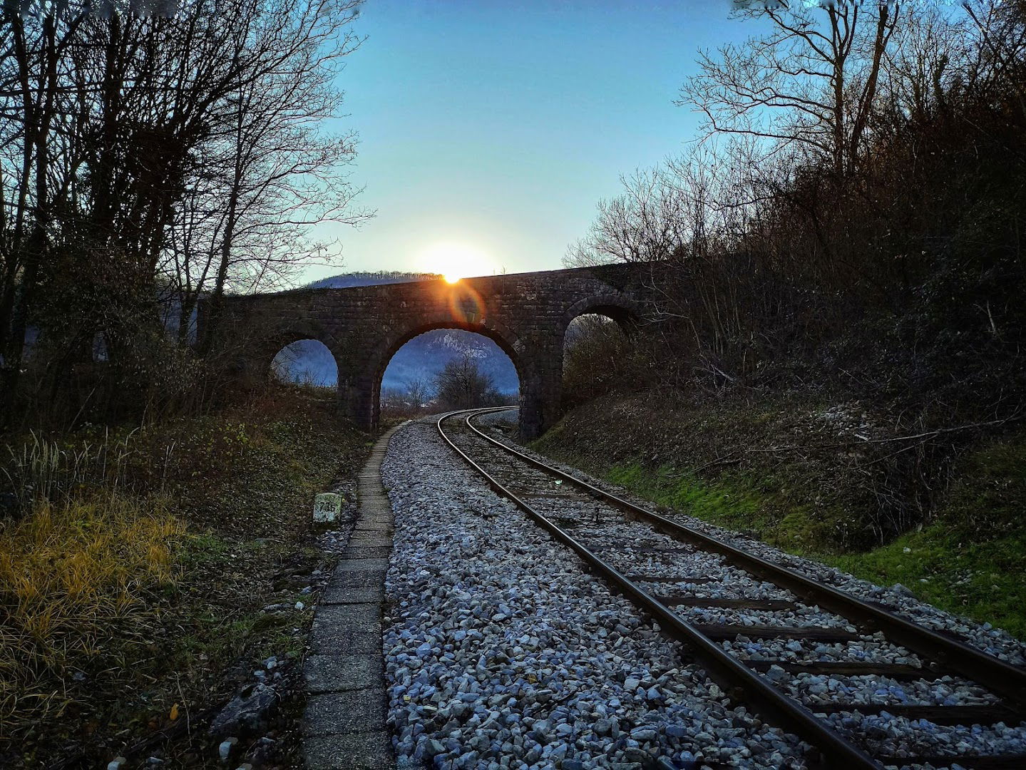 Železniška postaja Anhovo