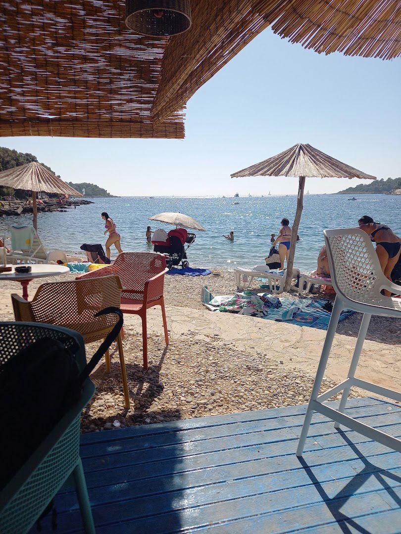 Batana Beach Bar