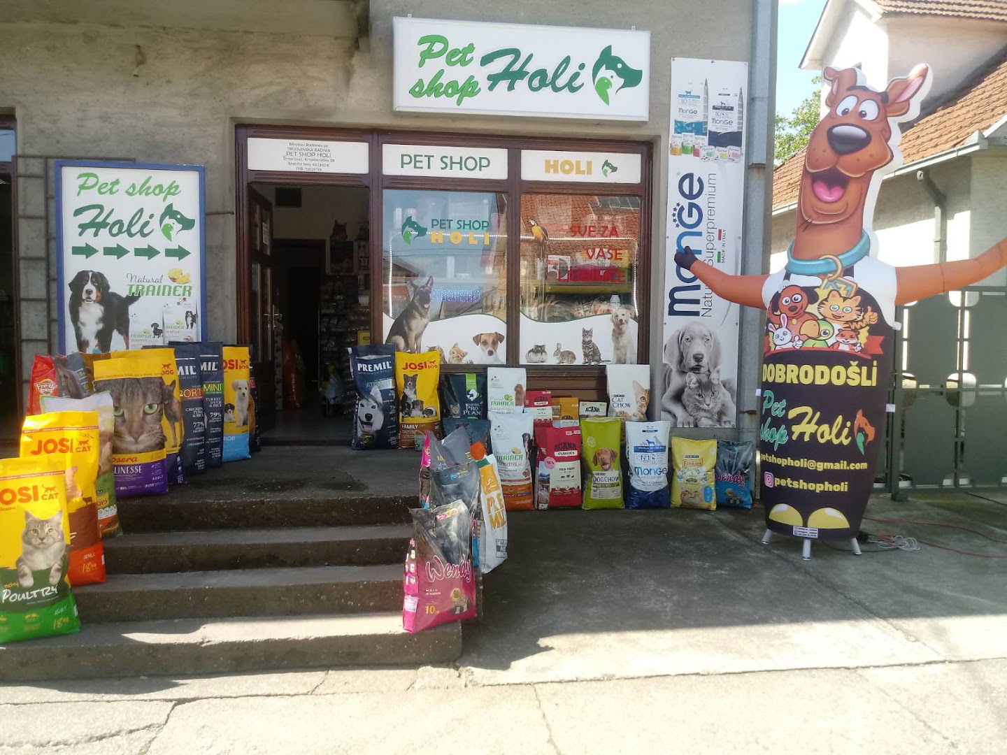 Pet Shop Holi