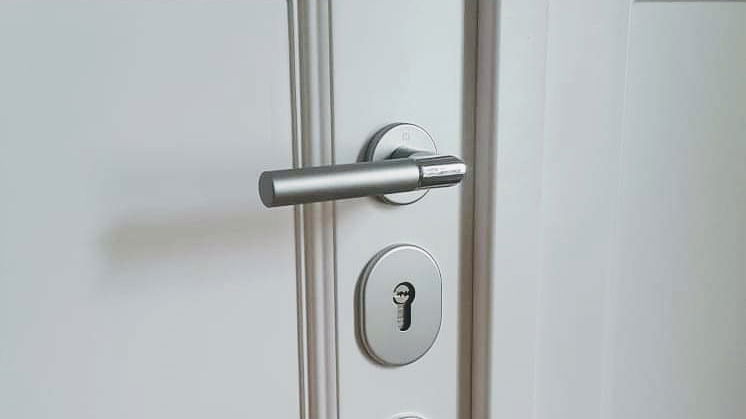 S.Z.R "VAR" - Sigurnosna vrata